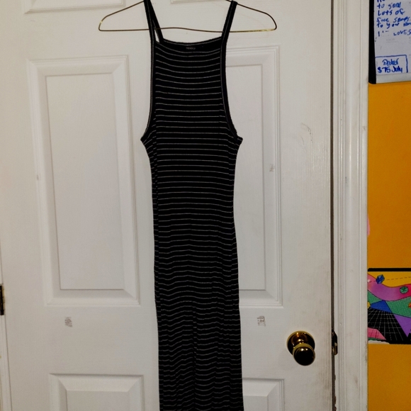 Forever 21 Dresses & Skirts - Fitted women's dress